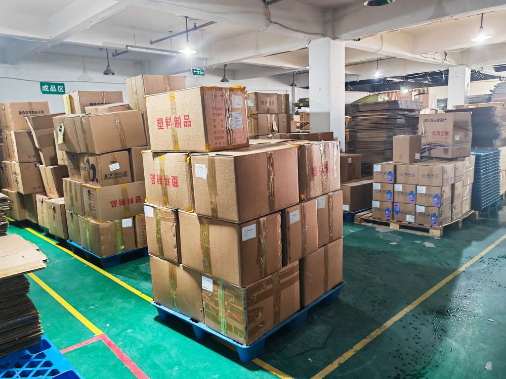 Warehouse and packaging photo 1